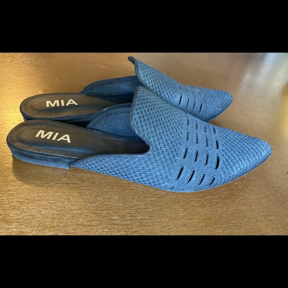 Woven Black Pointy Toe Flats, Slip-on Loafer, Size 6.5 or EU 37 - Picture 4 of 6